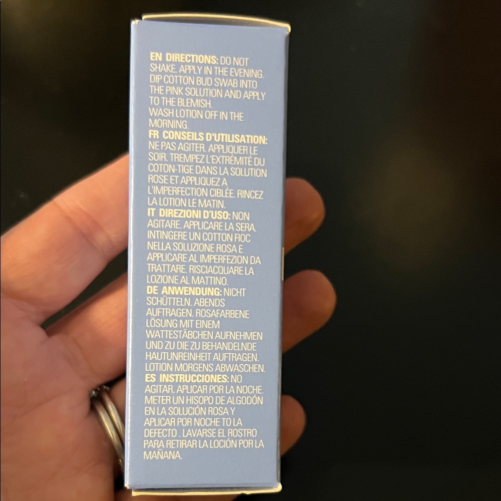 Revolution Skincare Overnight Drying Lotion - Light Blue - Picture 4 of 5